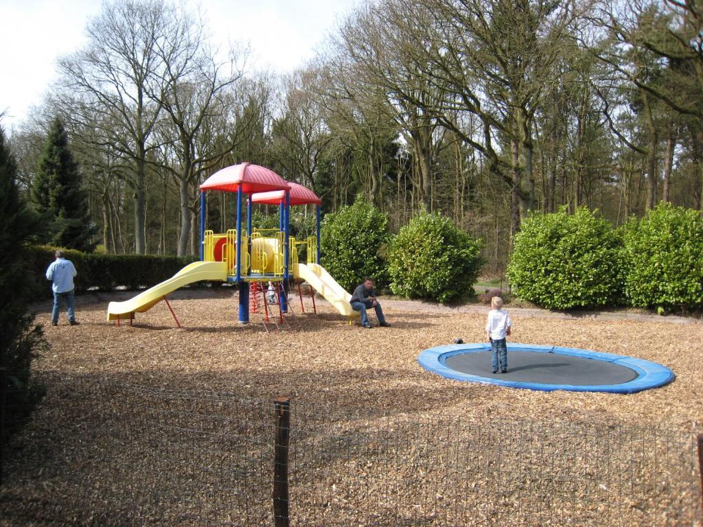 Vakantiepark de Bronzen Eik Sellingen Buitenkant foto