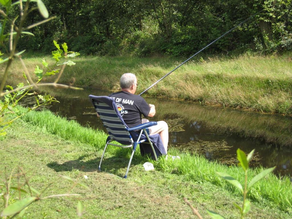 Vakantiepark de Bronzen Eik Sellingen Buitenkant foto